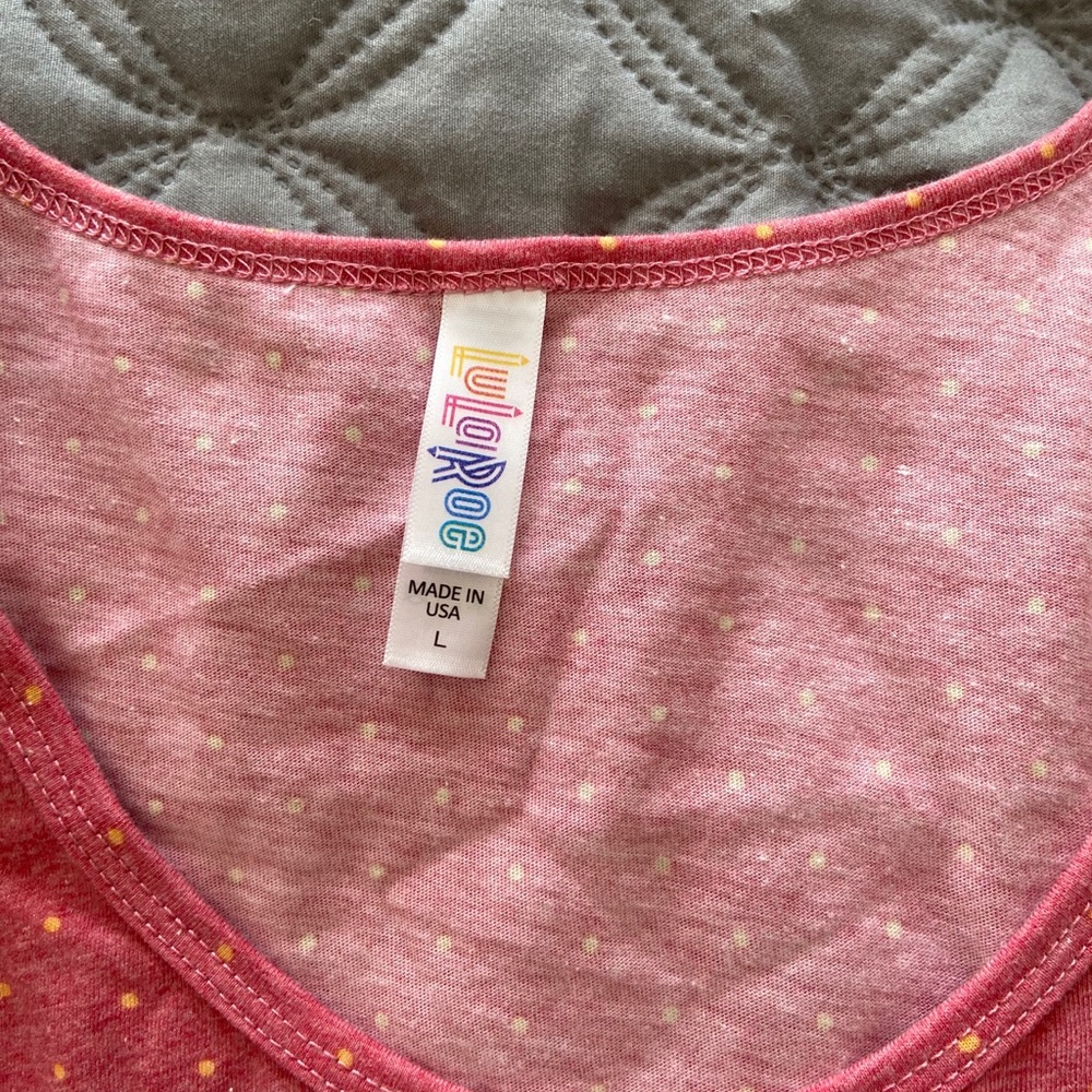 LULAROE classic tee!